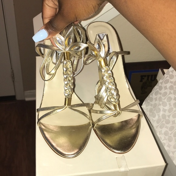 Heels - Picture 1 of 4